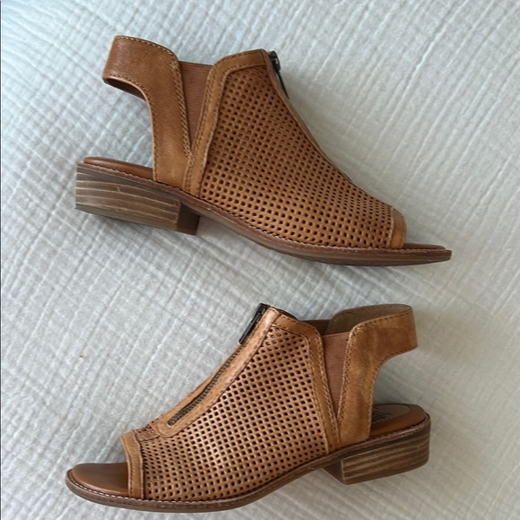 LIKE NEW • Söfft Nalda Zip Sandal in Luggage Leather • Women’s 7M - Picture 6 of 16